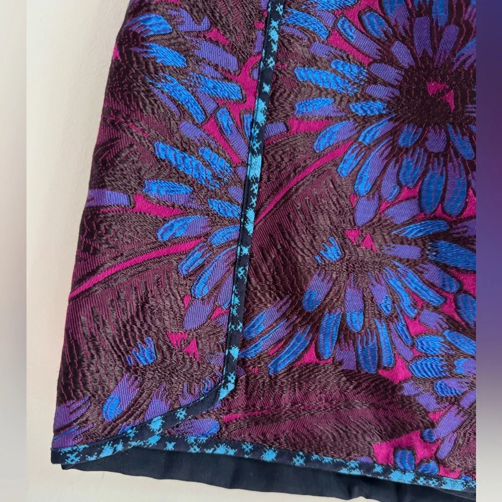 J. CREW Embroidered Print A-Line Mini Skirt Women’s size 2 Cotton Blend Unique